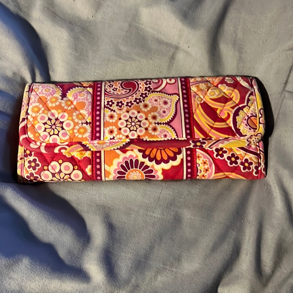 Vera Bradley magnetic wallet